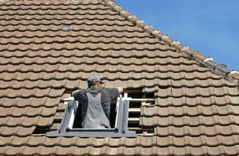 Pose de velux - Condé-Sainte-Libiaire